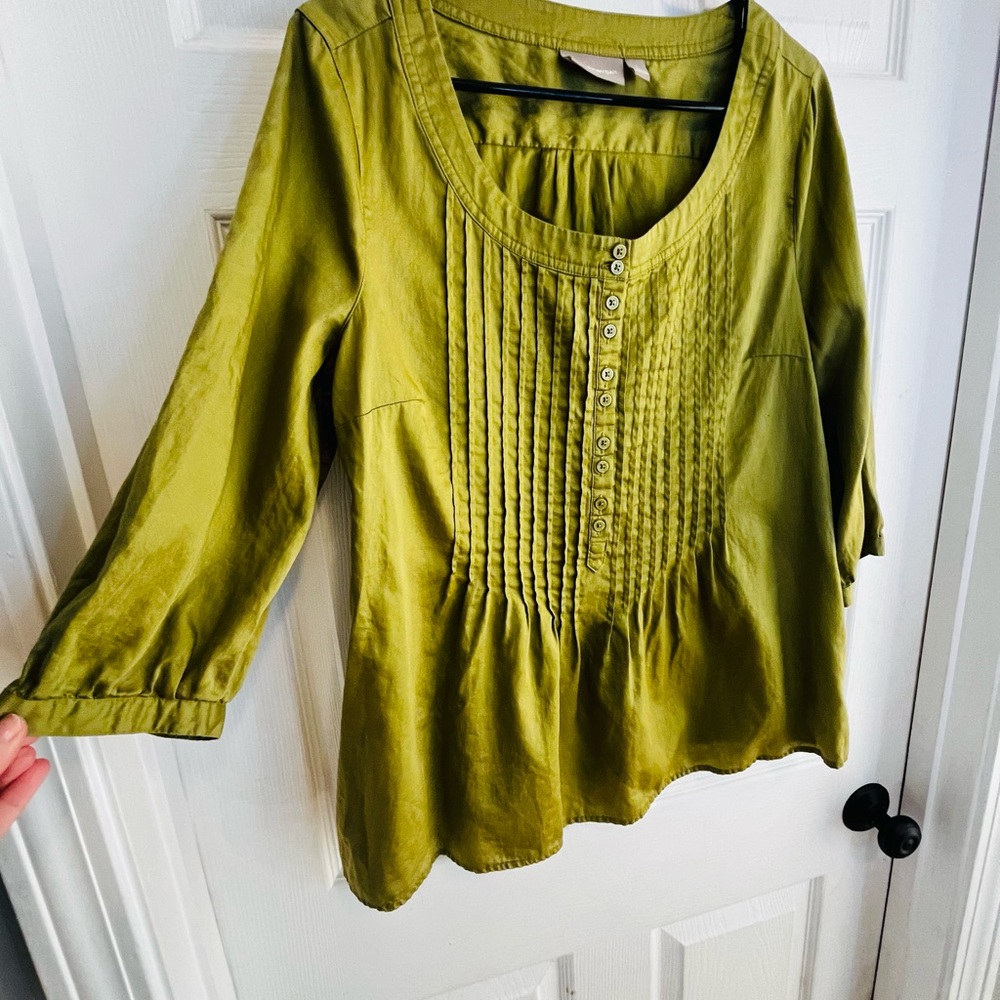 Olive Green Women's Top 100% Cotton Wardrobe Staple Lightweight